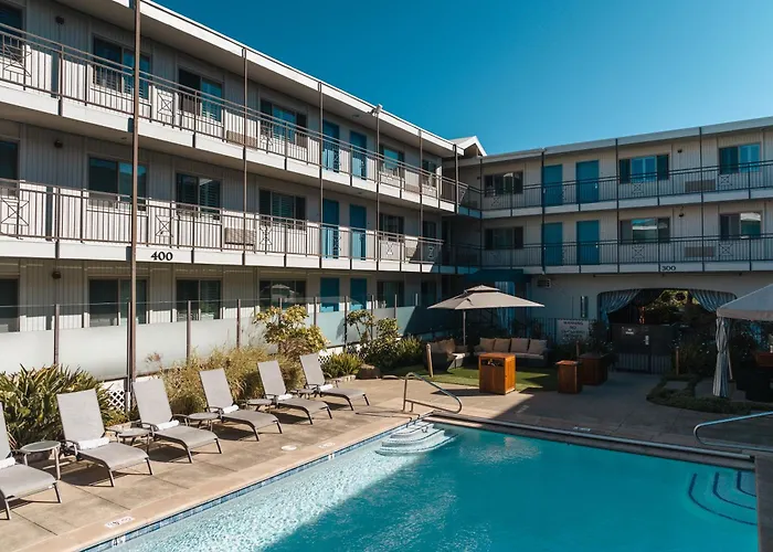 Marin Suites Hotel